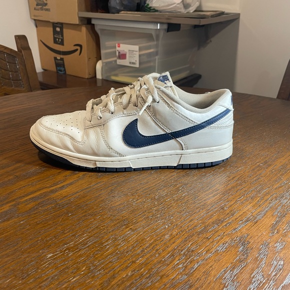 Nike dunks

Size 10.5 - Picture 2 of 6